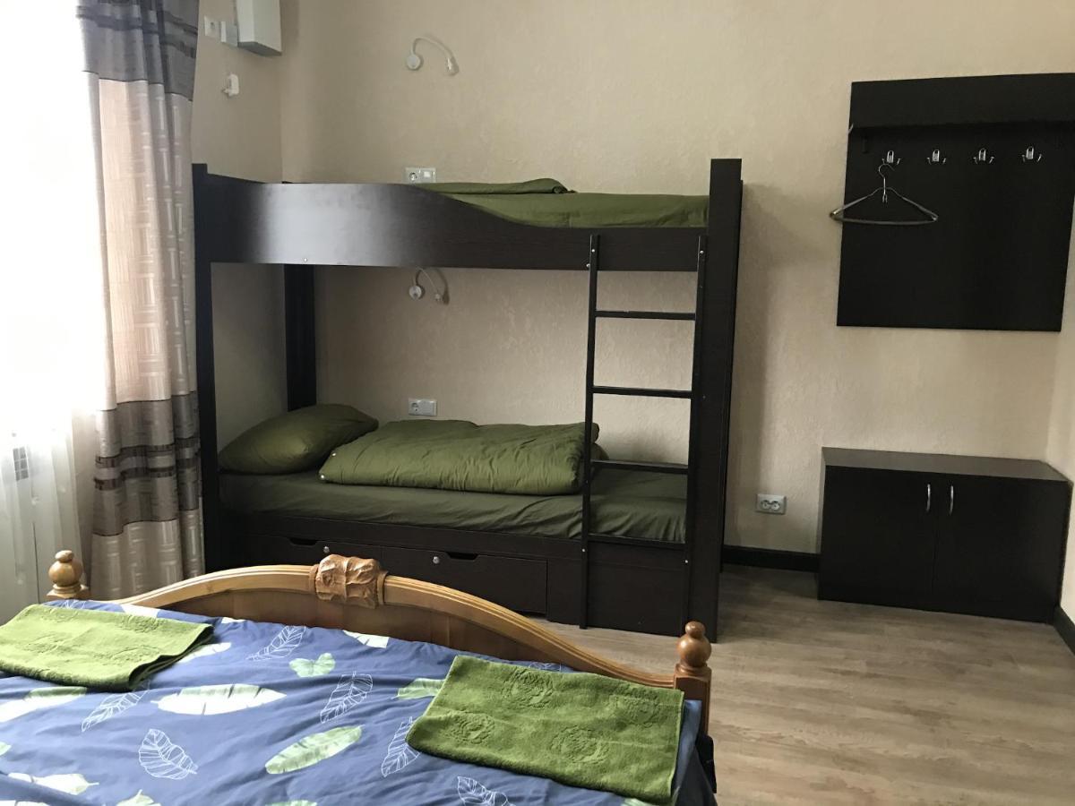 Apple Hostel Bishkek Luaran gambar